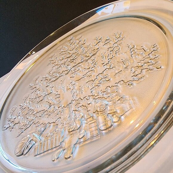 Vintage Christmas Tree 13" Embossed Glass Serving Platter Plate Holiday Decor - Picture 8 of 8